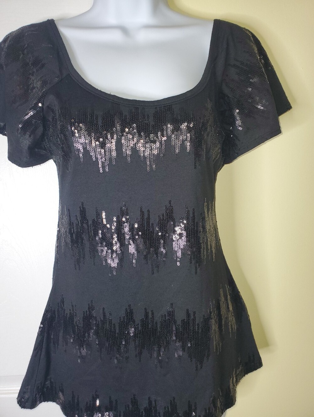 6 DEGREES Sequin Open-Back Top – Size M